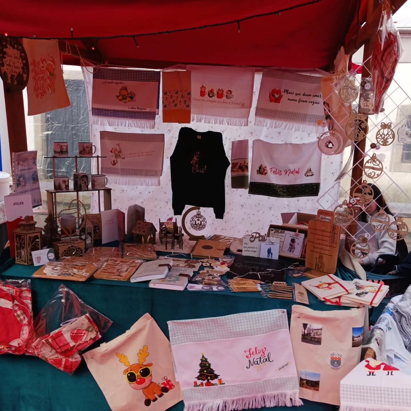 O nosso stand num evento de Natal — panos, bordados e gravações